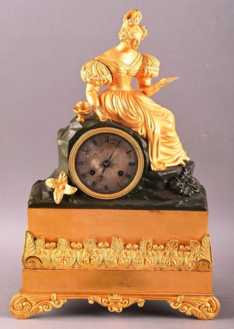 Pendule d'époque romantique en bronze doré