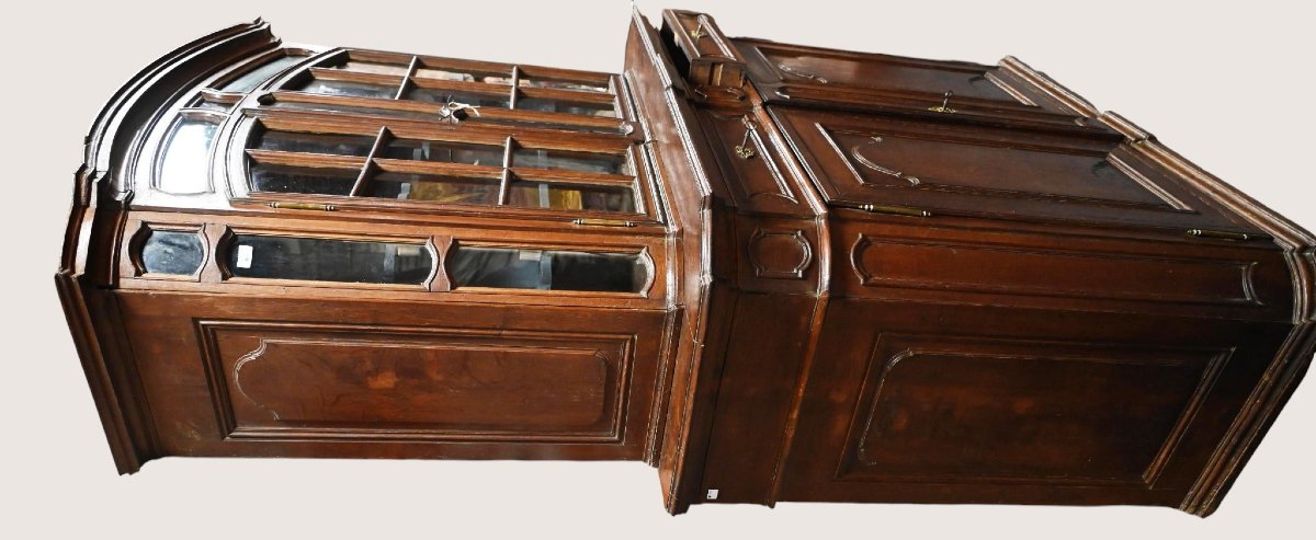 A Two-part Display Cabinet From Liège Made Of Carved Oak.-photo-3