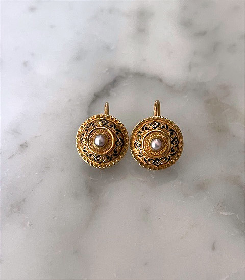 Paire de dormeuses, perles, fin XIXéme