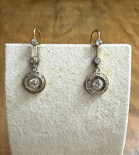 Paire de pendants d'oreiiles, vers 1900