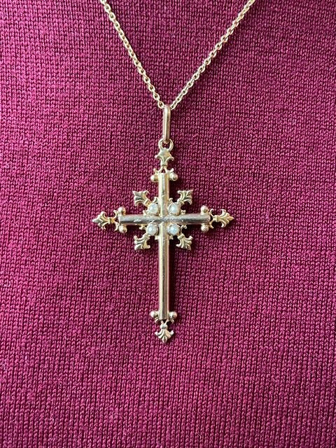 Croix "fleurie" or jaune et perles, Savoie