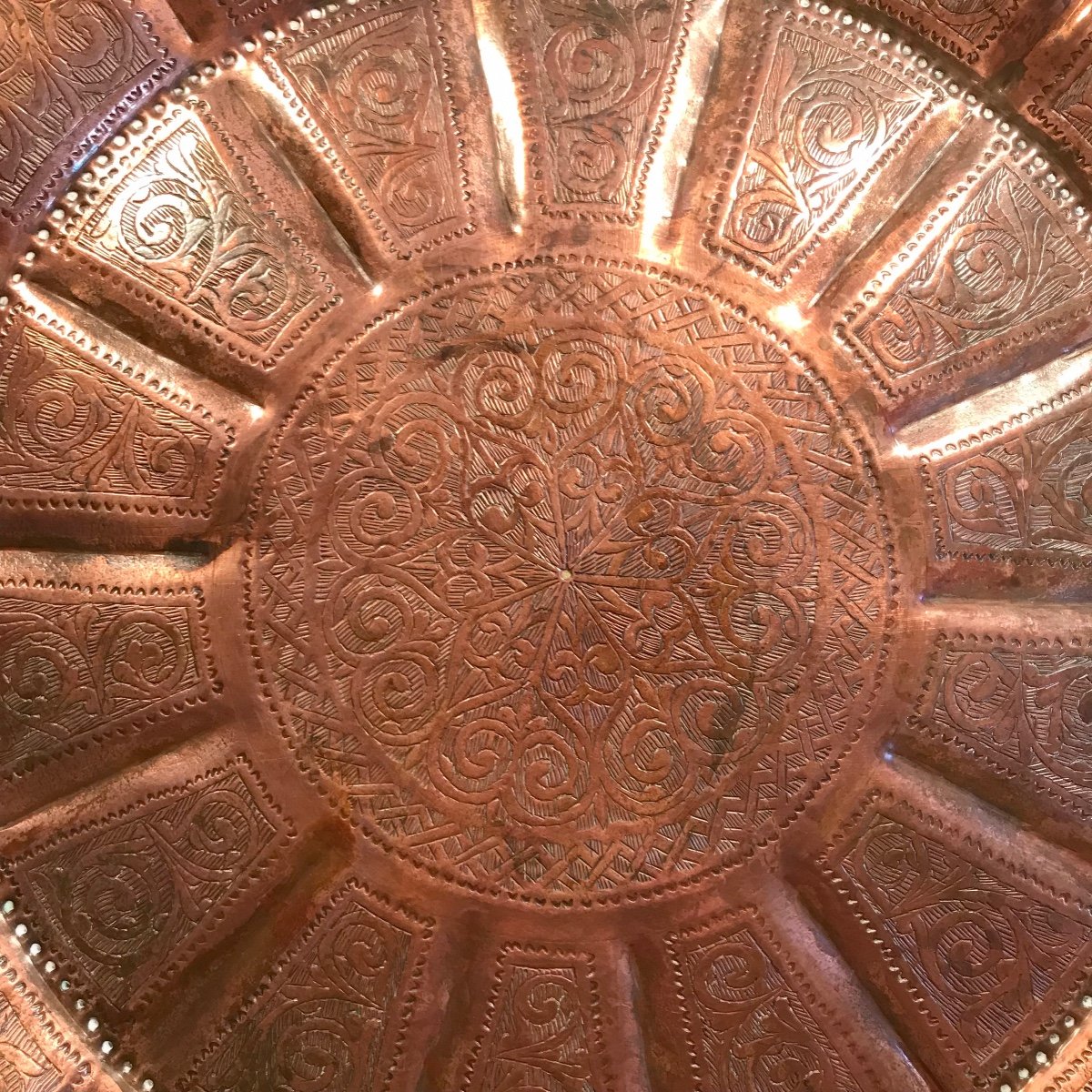 Islamic Art Large Ottoman/central Asia  Tray With Gadroons Embossed Copper Nineteenth Diameter 53.5 Cm-photo-3