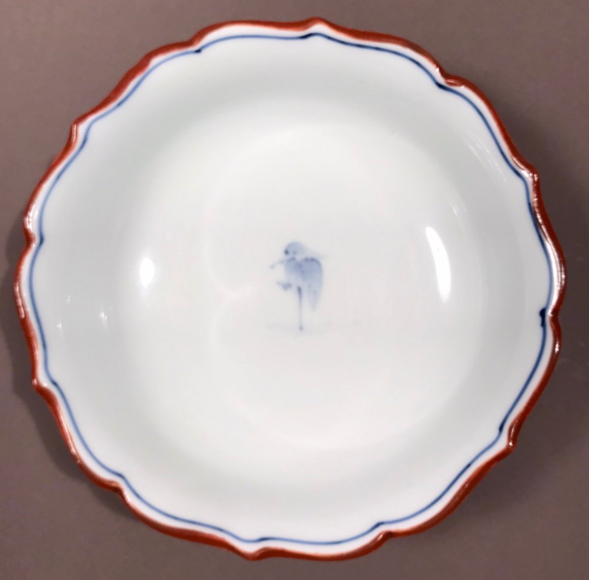 Arts D’asie Japon ère Meiji Fours D’arita Coupe Porcelaine à Décor Blanc/bleu De Héron Signée