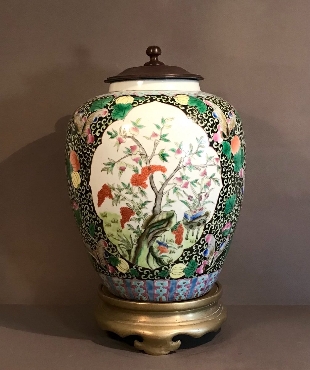 China 19th Century Asian Art Ginger Pot Enameled Porcelain Woodtop Bronze Support Circa 1900-photo-1