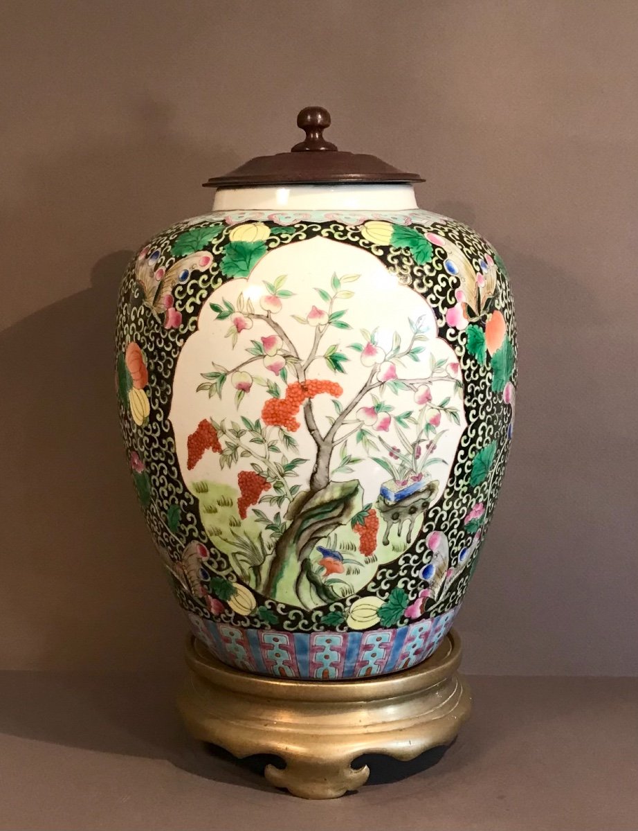 Chine XIXème Art D’asie Pot à Gingembre Porcelaine émaillée Couvercle bois Support Bronze Circa 1900