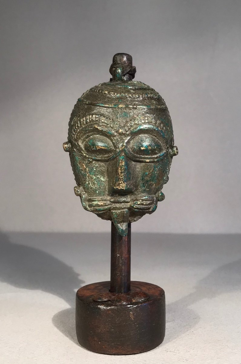 Art Premier Masque Diminutif Culture Akan En Bronze Et Cuivre Art Africain Début XXème Siècle 