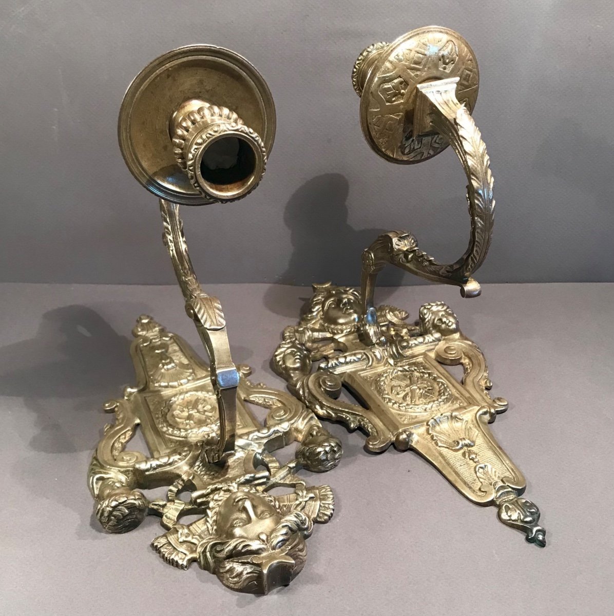 Régence/ Paire D’appliques à Une Lumière En Bronze Doré Ciselé Début XIXème siècle -photo-1