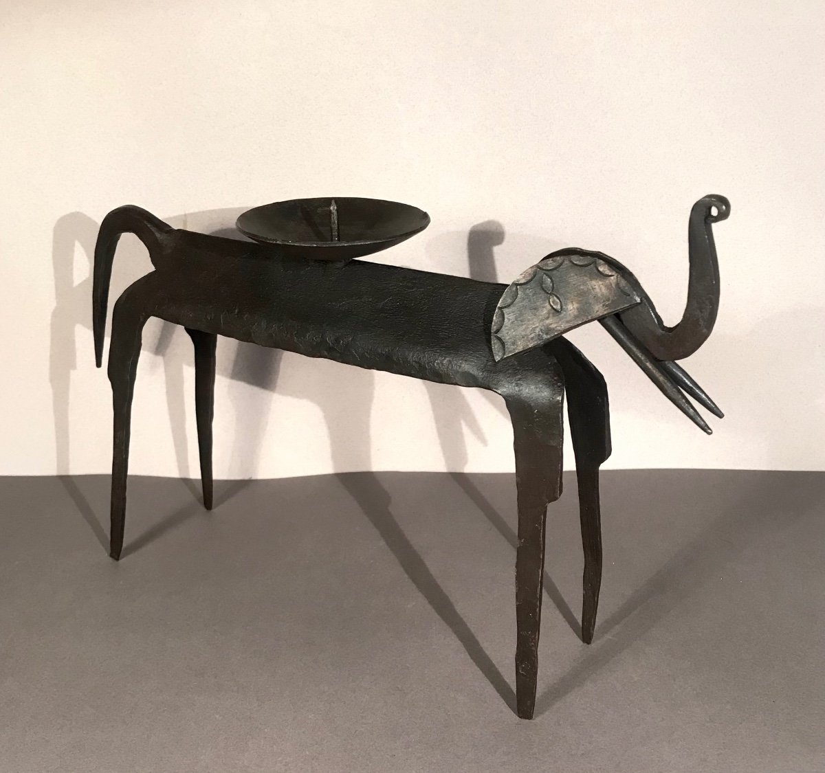 Art Africain. Bamana-bambara Mali Bougeoir Zoomorphe Fer Forgé Noirci 1ère Moitié XXème Siècle -photo-1