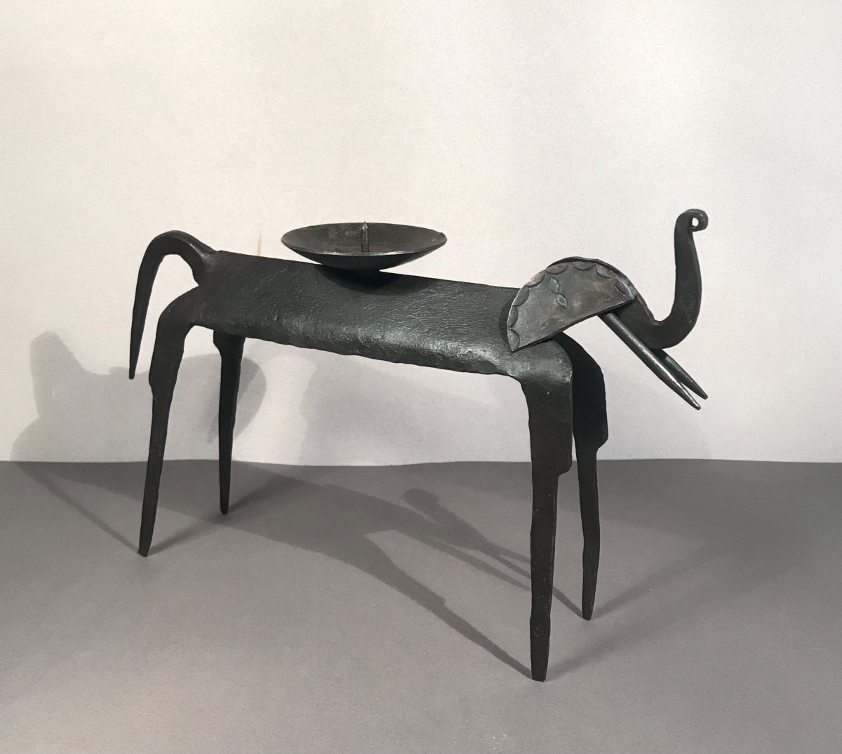Art Africain. Bamana-bambara Mali Bougeoir Zoomorphe Fer Forgé Noirci 1ère Moitié XXème Siècle 