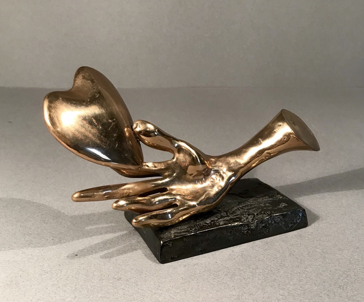 Art Moderne Sculpture Yves Lohé «le Cœur Sur La Main» Bronze à Patine Dorée XXème Siècle Signé-photo-2