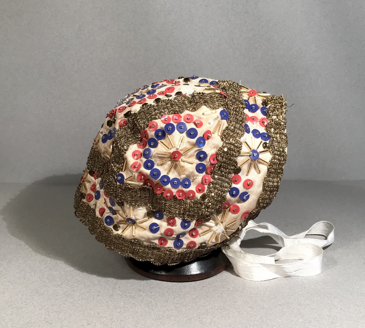 Folk Art Antique Fabrics Brittany Christening Bonnet Silk Gold Thread Linen Sequins Early 20th Century-photo-4