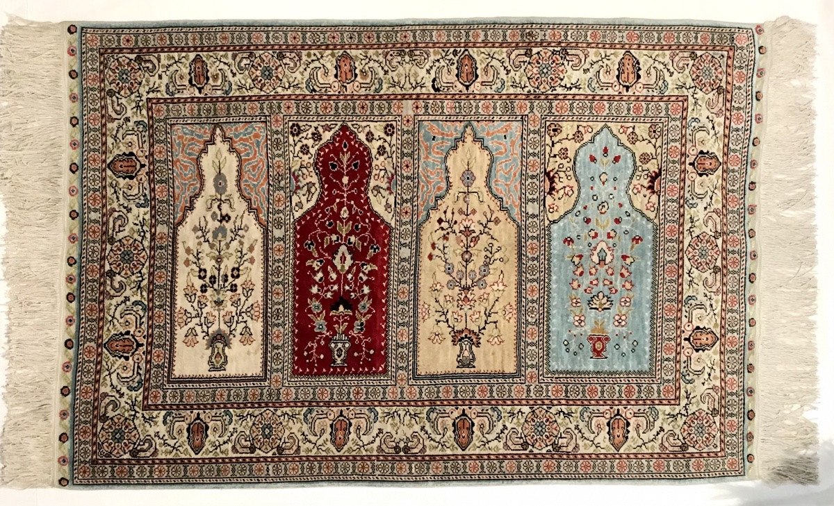 Hereke Hand-knotted Silk Rug With Floral And Plant Decoration, Türkiye, 20th Century, 134 X 76.5 Cm-photo-4