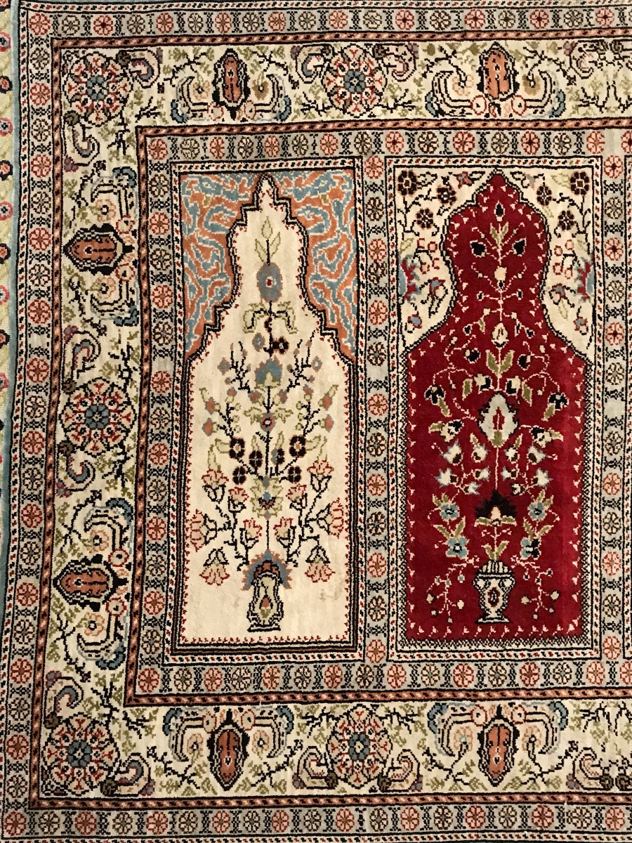 Hereke Hand-knotted Silk Rug With Floral And Plant Decoration, Türkiye, 20th Century, 134 X 76.5 Cm-photo-1