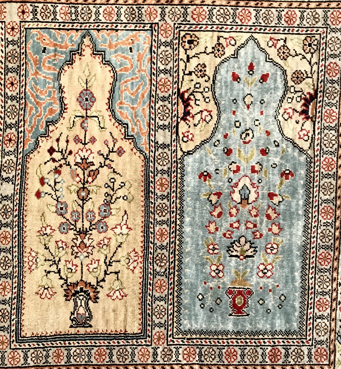 Hereke Hand-knotted Silk Rug With Floral And Plant Decoration, Türkiye, 20th Century, 134 X 76.5 Cm-photo-4