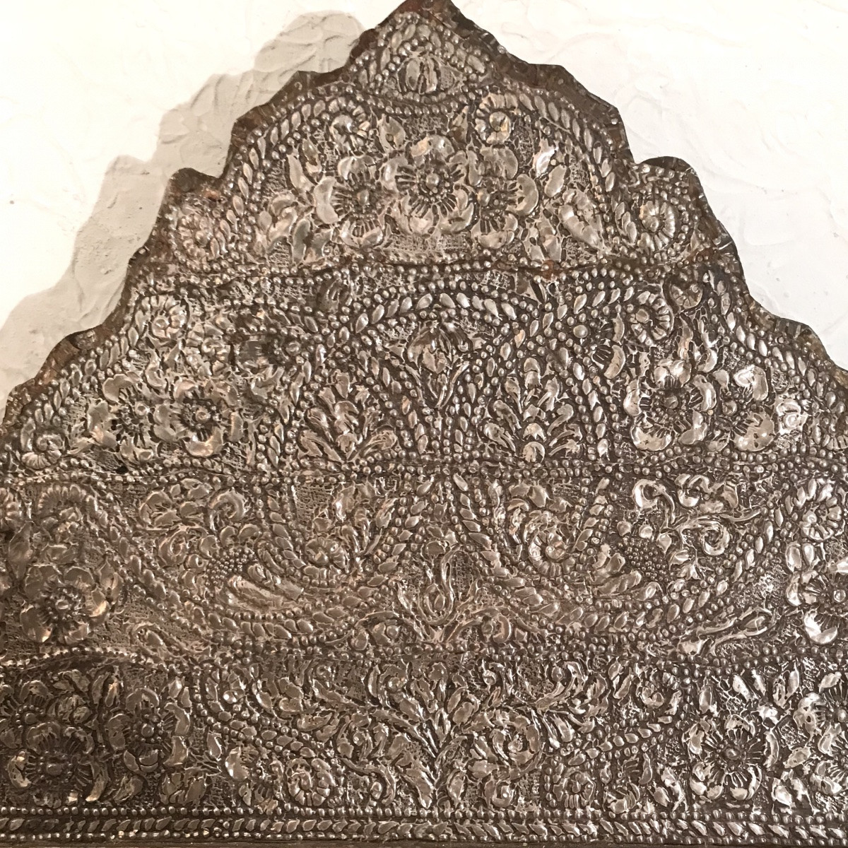 115x59 cm Miroir à parecloses Argent repoussé Décor floral et végétal Tunisie milieu XXème-photo-4