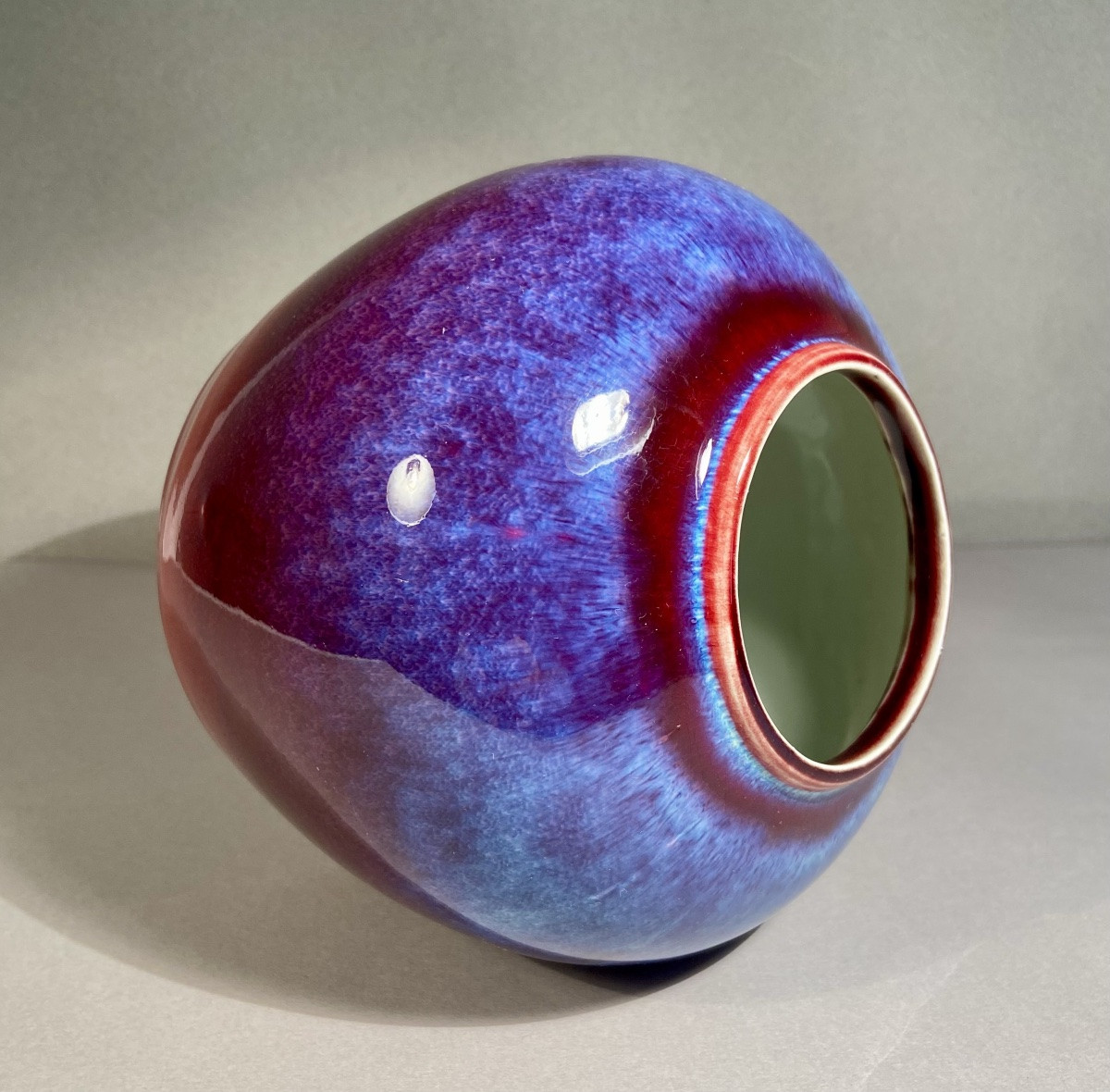 China, Asian Art, Round Vase, Shaded Oxblood, Glazed Porcelain, Early 20th Century -photo-3