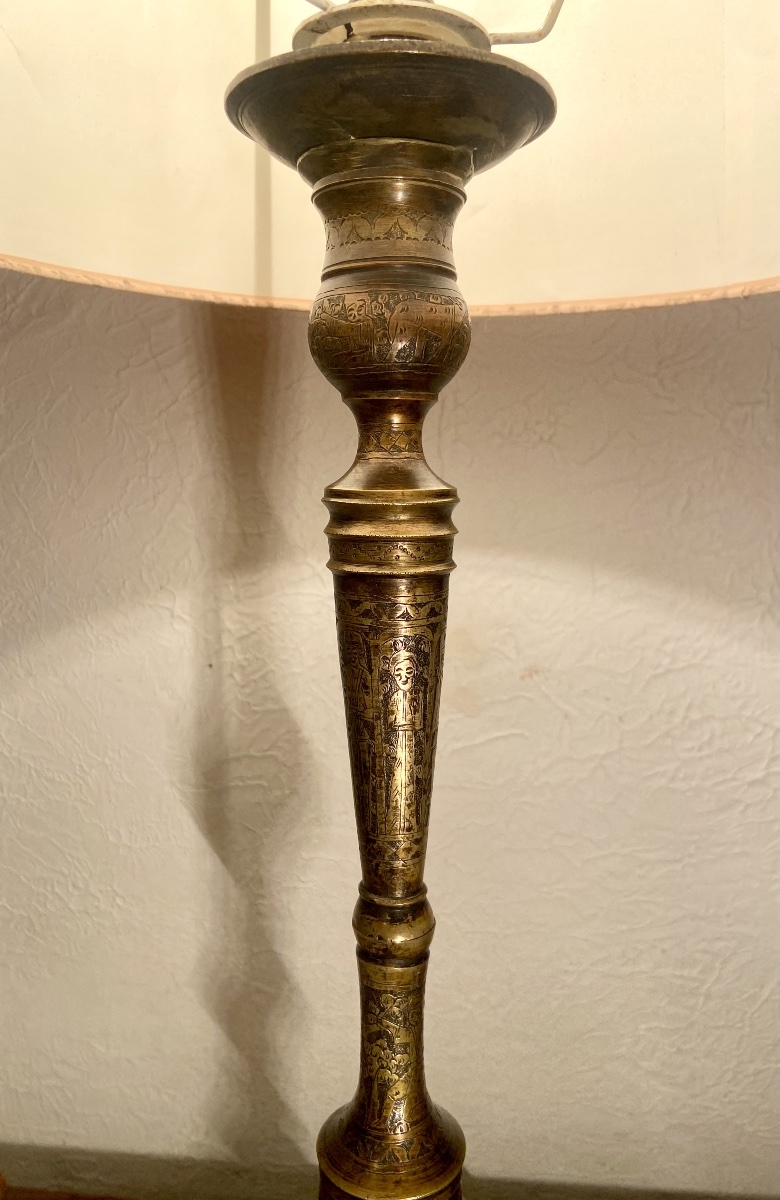 Islamic Art, Syria: Large Engraved And Nielloed Brass Lamp With A Rotating Decoration Depicting Animated Scenes, 19th–20th Centuries-photo-2