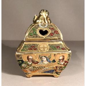 Asian Arts Japan Satsuma Ovens Earthenware Incense Burner Decor Of Characters Signed 19th Porcelain 