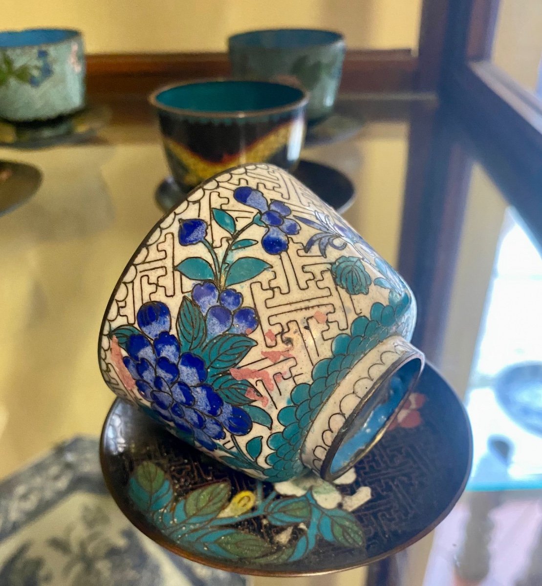 Eight Cups And Saucers In Cloissonnè Enamel Metal, China XX Century-photo-3