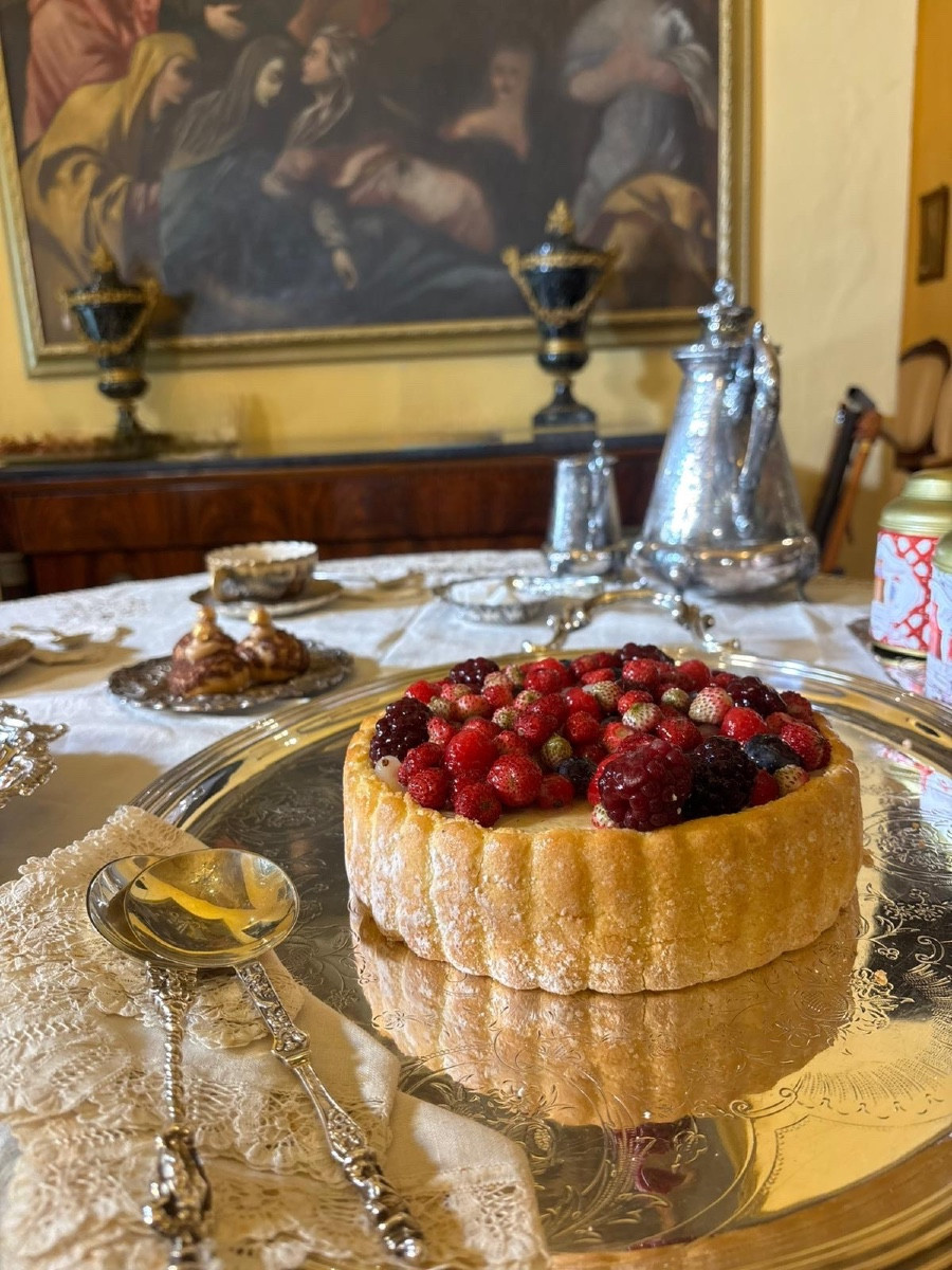 Plateau ovale en métal argenté. Angleterre, XXe siècle-photo-1