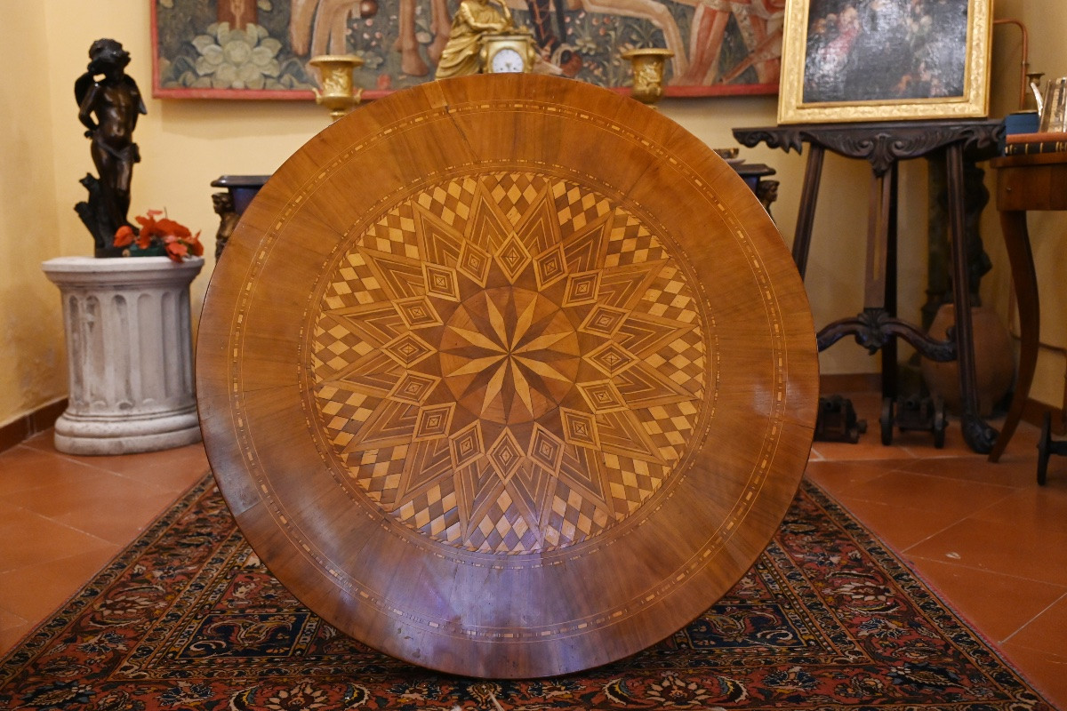 Circular Sorrentino Table In Walnut. XIXth Century-photo-2
