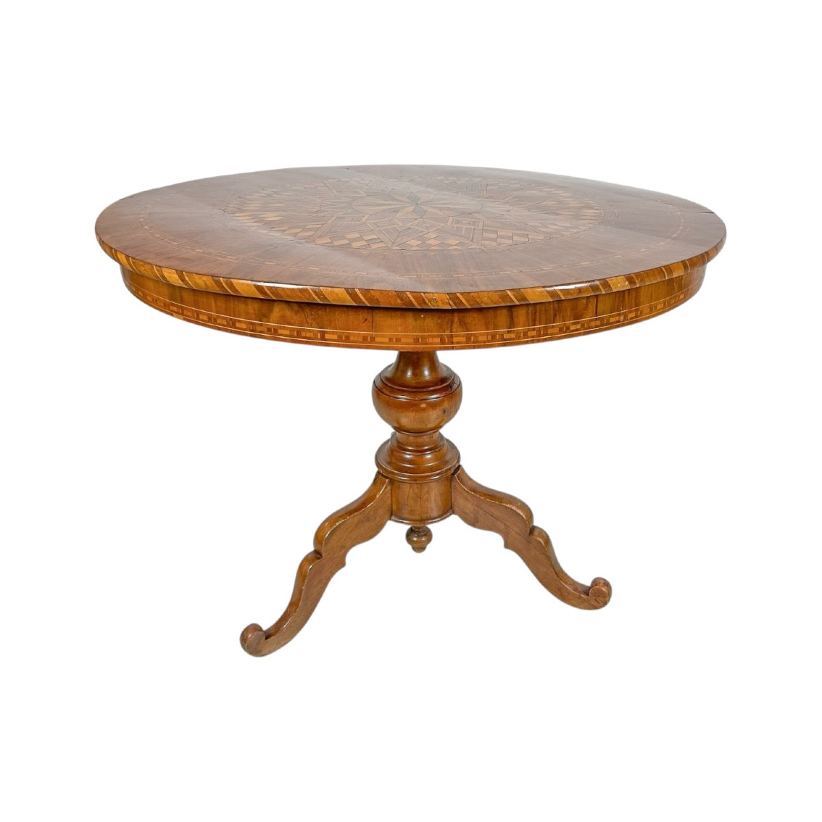 Circular Sorrentino Table In Walnut. XIXth Century