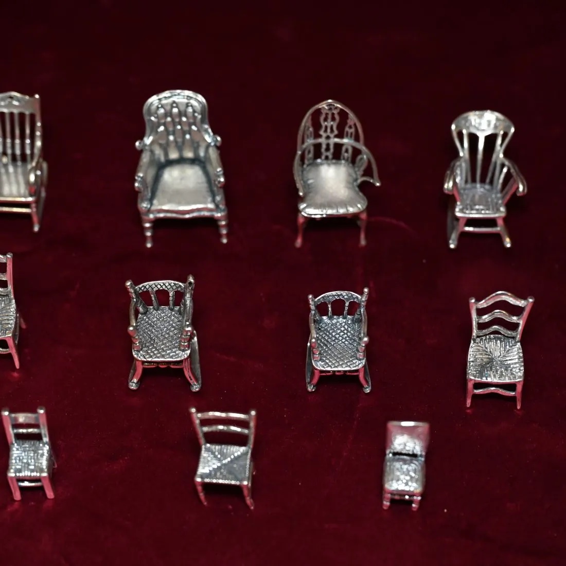 Ensemble de 11 Chaises Miniatures en Argent 800 – Italie, XXᵉ Siècle-photo-4