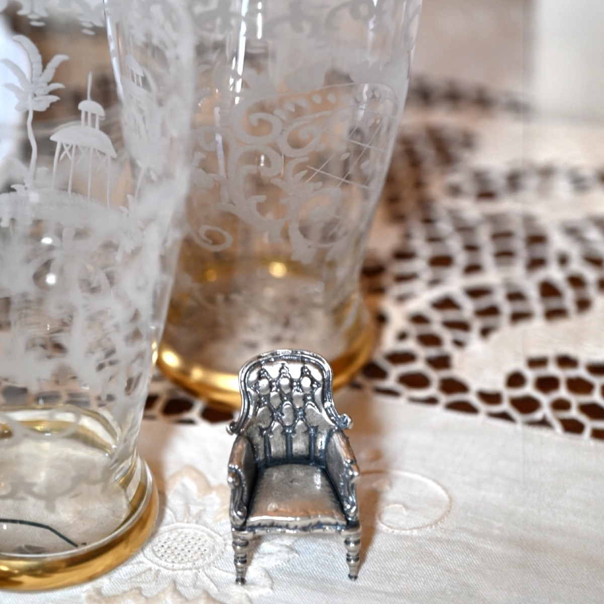 Ensemble de 11 Chaises Miniatures en Argent 800 – Italie, XXᵉ Siècle-photo-2