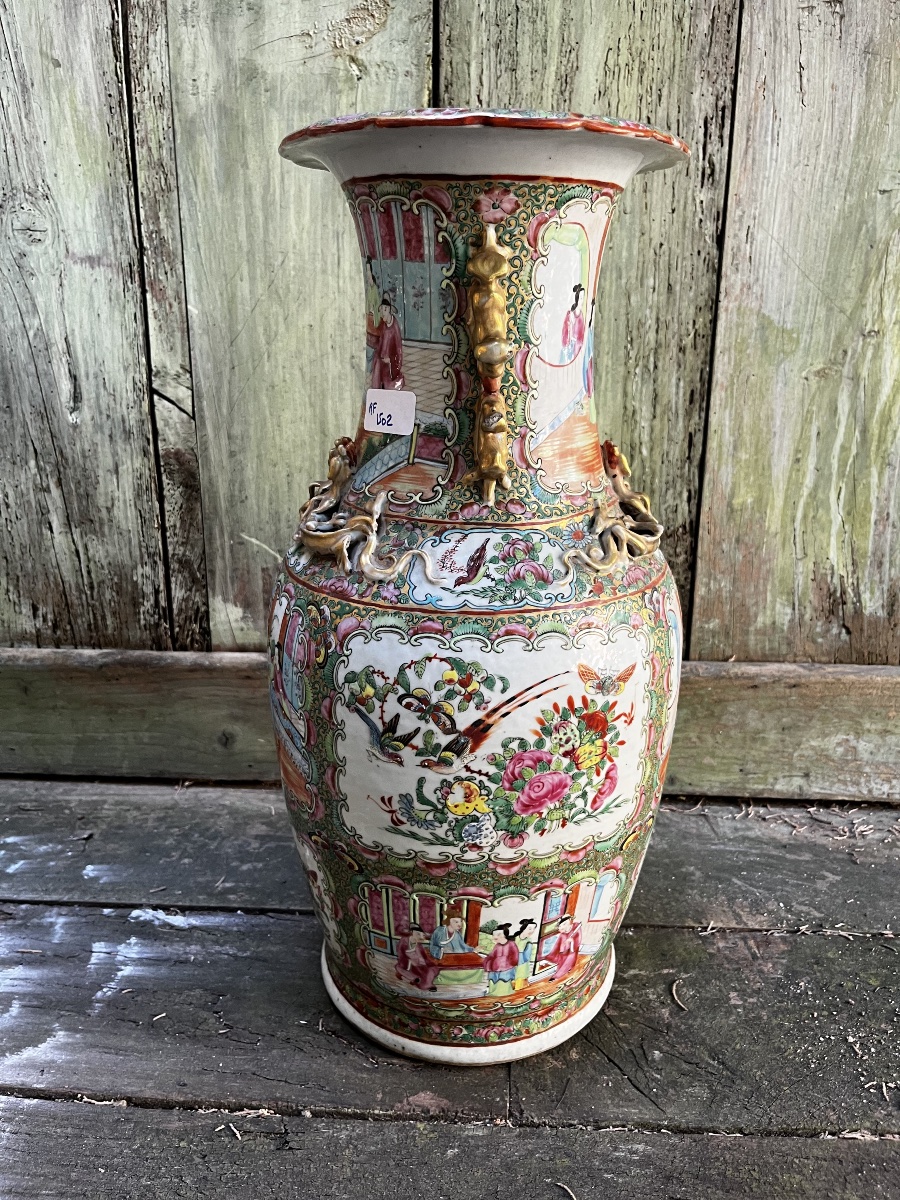 19th-century Canton Vase -photo-1