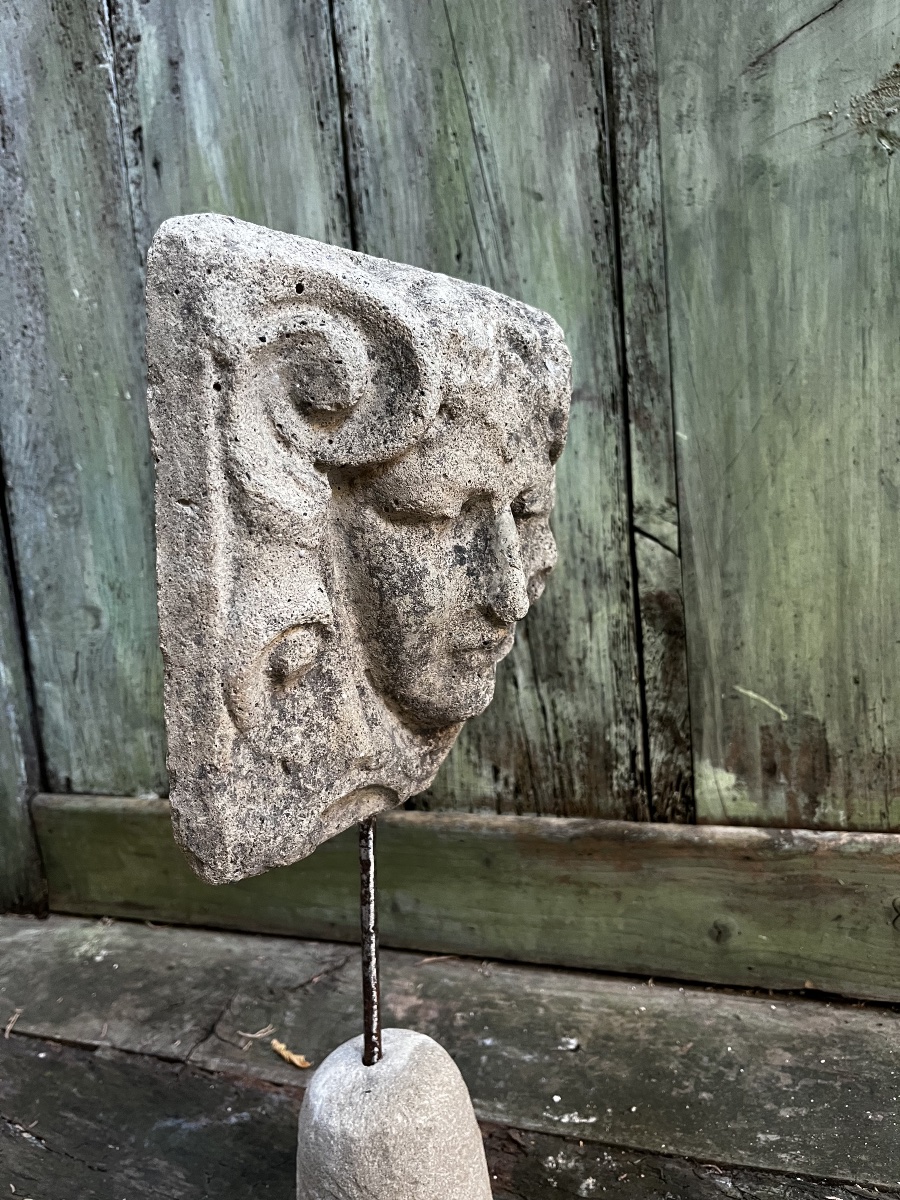Mascaron en terre cuite . XVIIe / XVIIIe siècle -photo-2