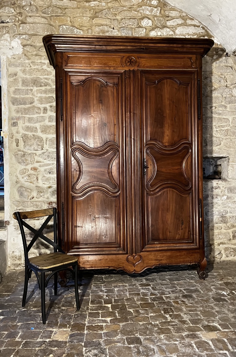 18th-century Lyon-style Cabinet -photo-1
