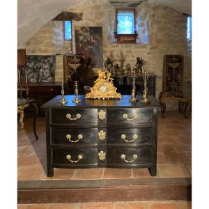 18th Century Chest Of Drawers 