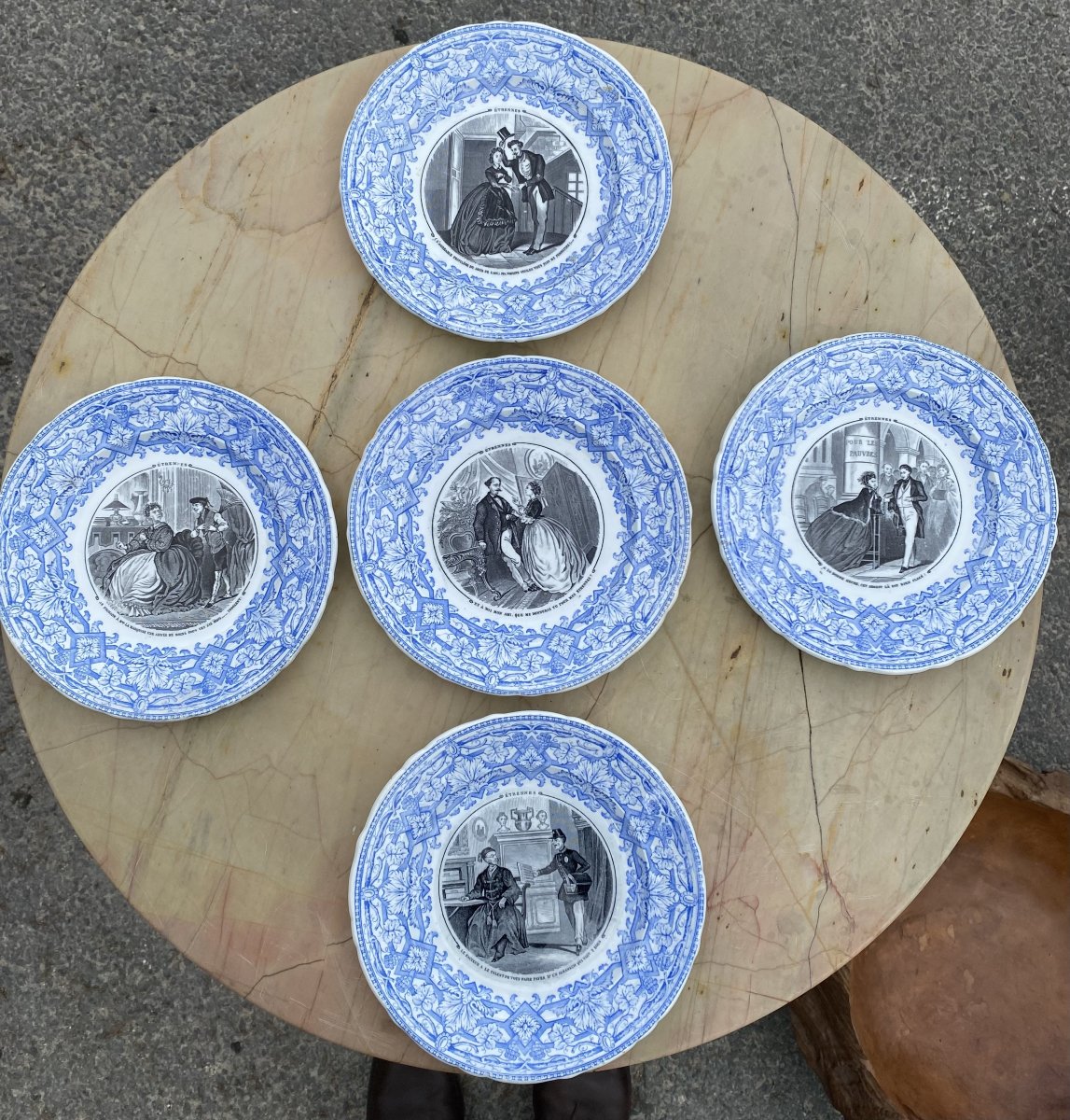 Jules Vieillard Bordeaux partie de service "les étrennes", faience du XIX ème siècle.