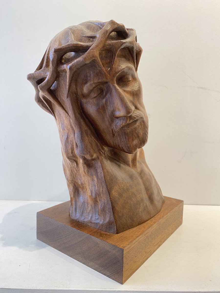 Portrait du Christ sculpture en noyer (taille directe) signée Sosson (Louis Sosson) vers 1930.-photo-1