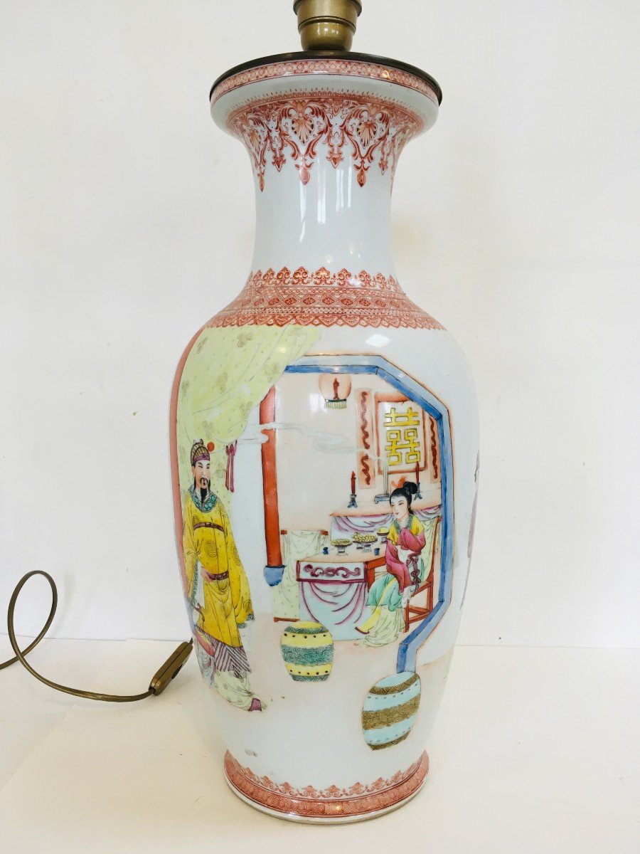 Vase En Porcelaine De Chine XXème Siècle