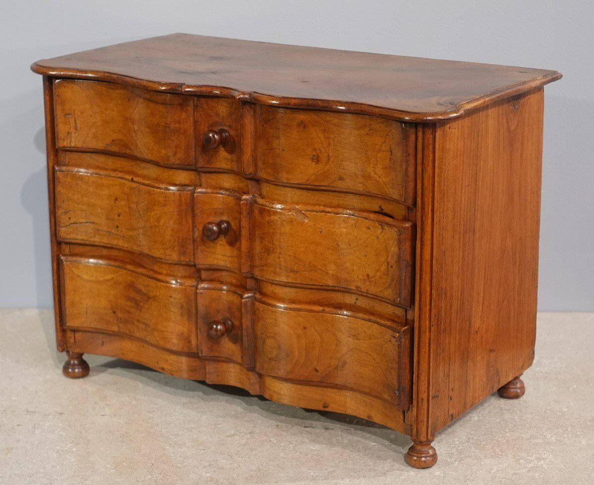 18th Century Walnut Master Chest Of Drawers-photo-3