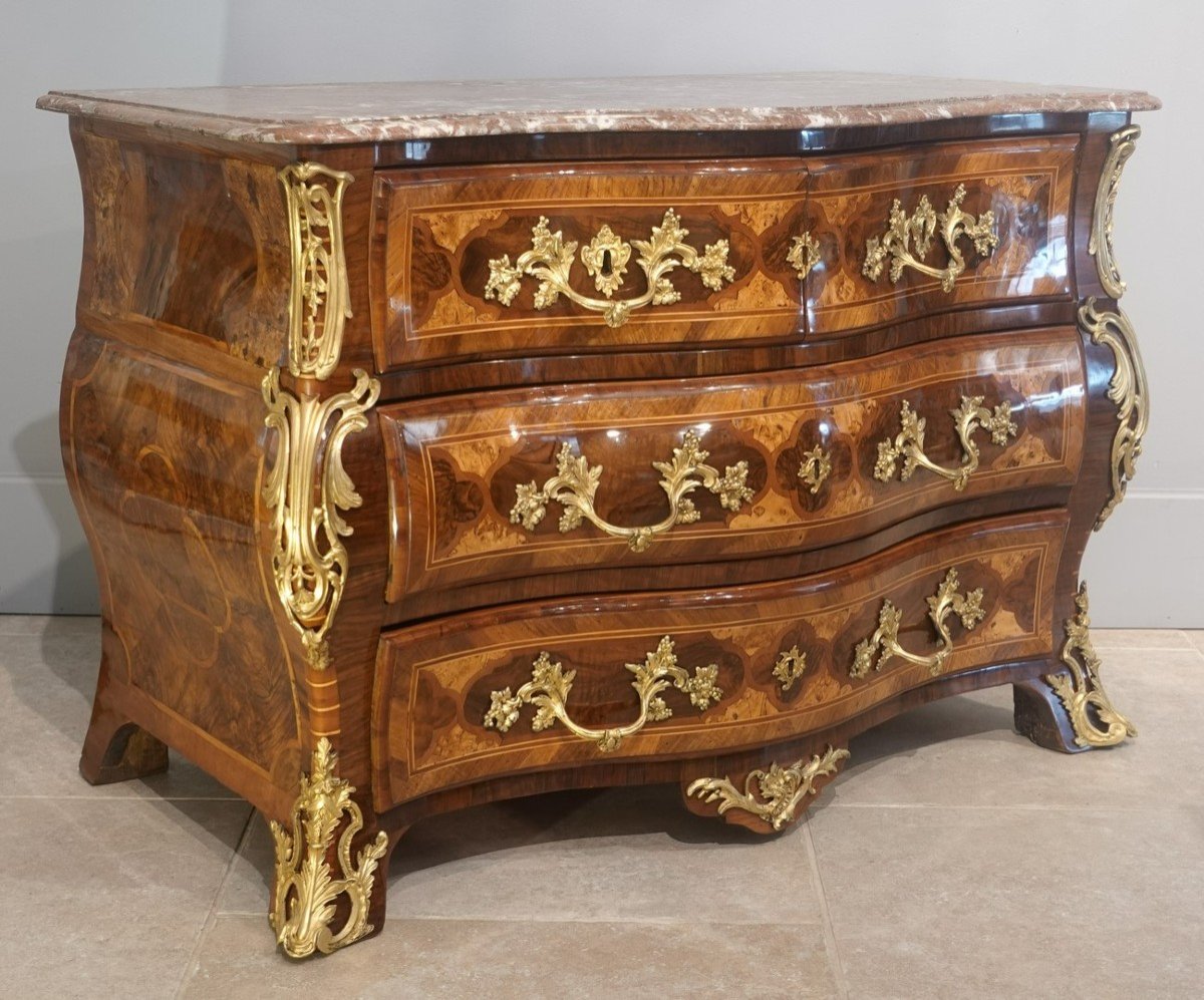 Generously Curved Tomb Chest Of Drawers From The Regency Period-photo-2