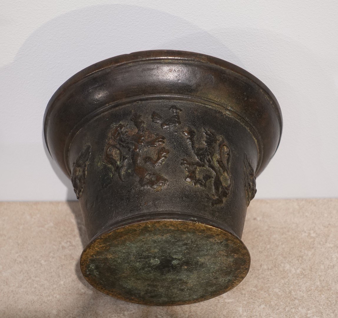 Mortier en bronze - Maître aux Vénus  - Époque XVII°-photo-2