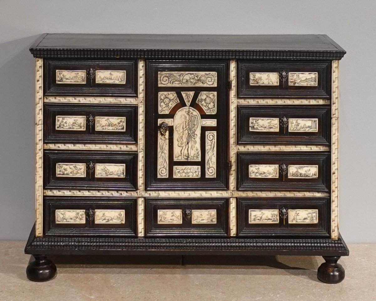 Small 17th-century Italian Cabinet