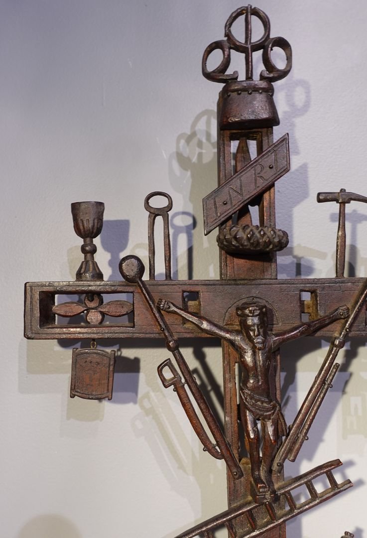 Bargeman’s Cross Featuring The Instruments Of The Passion – Late 19th Century-photo-3