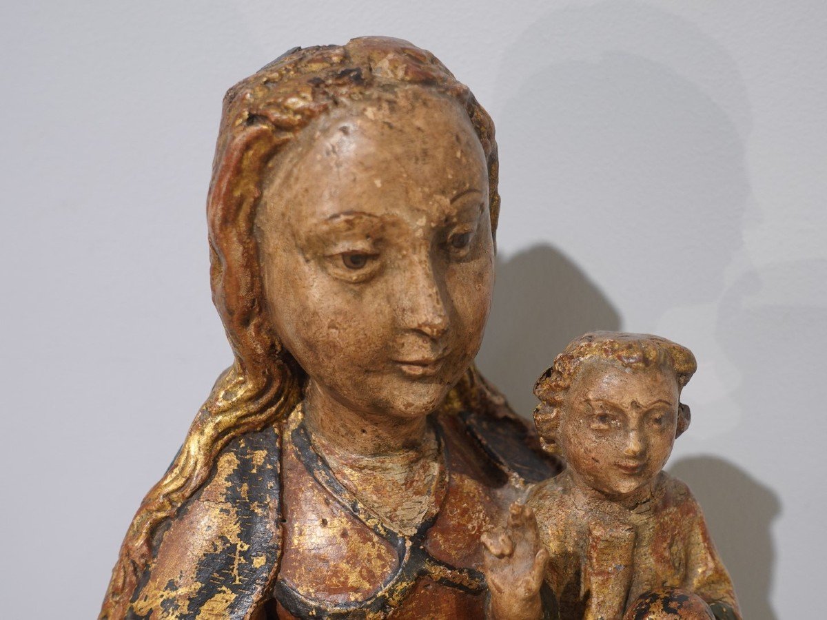 Virgin And Child In Carved And Polychrome Walnut, 16th Century