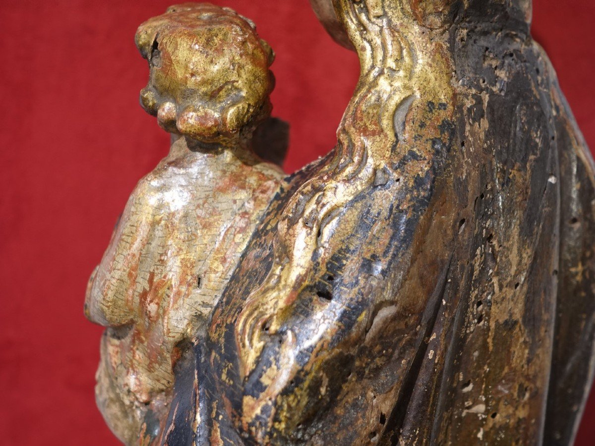Virgin And Child In Carved And Polychrome Walnut, 16th Century