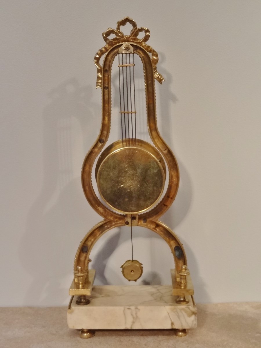 Pendule Lyre De Style Louis XVI En Bronze Doré-photo-4