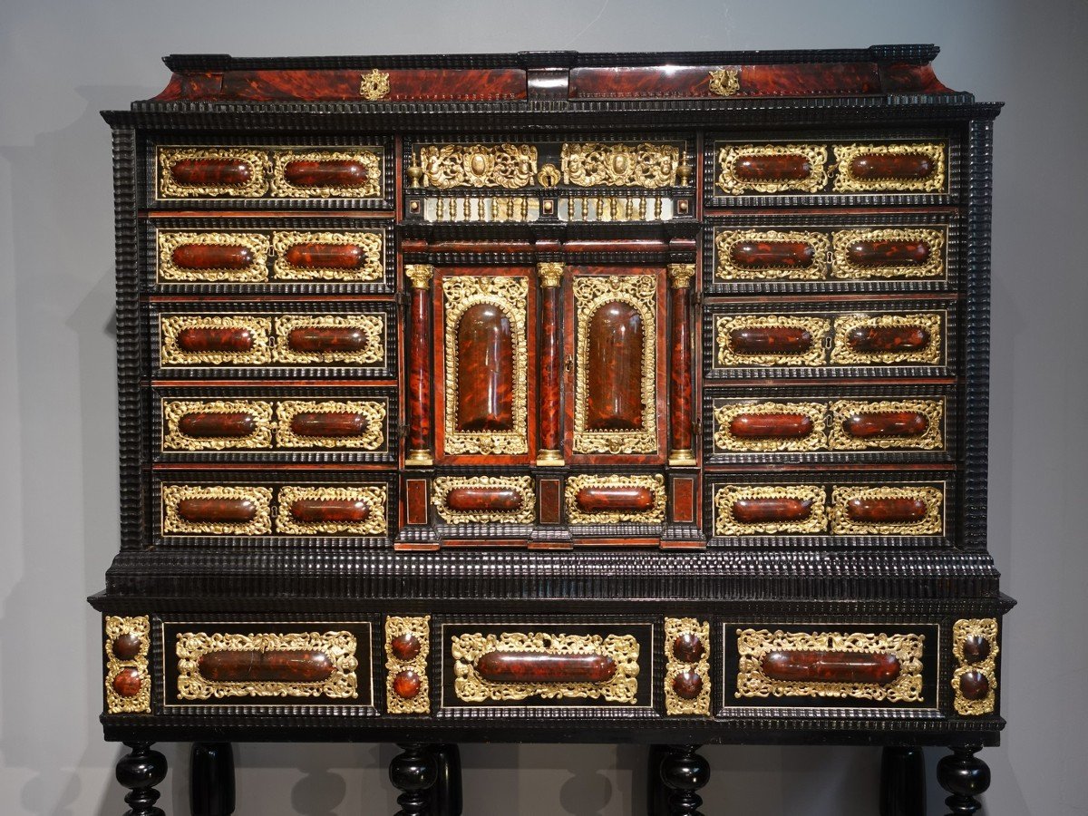 Large Antwerp Cabinet, 17th Century-photo-3