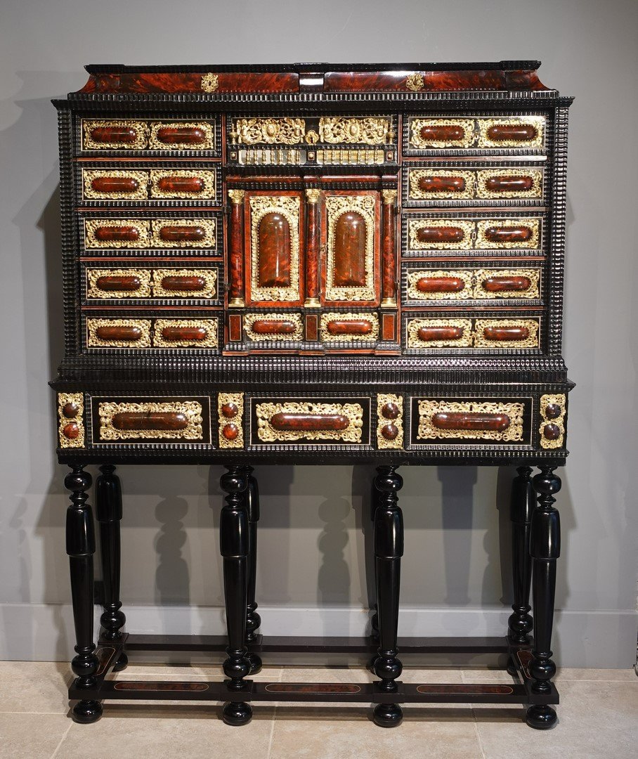 Cabinet Anversois de grandes dimensions, d'époque XVII°