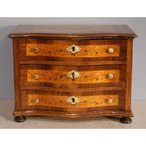 Small 18th Century Master Chest Of Drawers