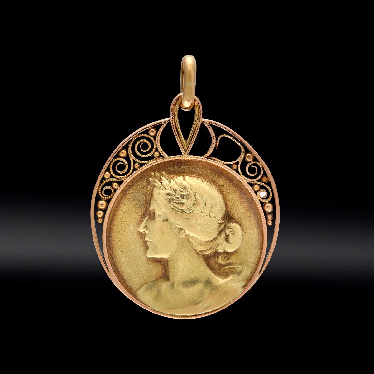 Médaille Femme "Belle Epoque " vers 1900