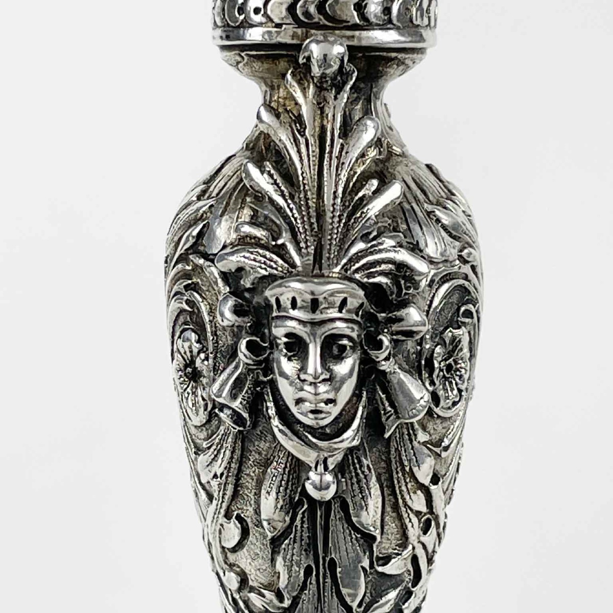 20th Century Pair Of Swiss Silver Candlesticks With Native American Indian Heads-photo-7
