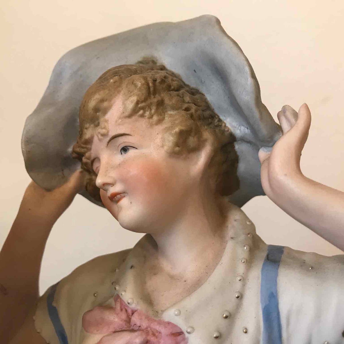 Paire De Sculptures Anciennes En Porcelaine De Biscuit-photo-5