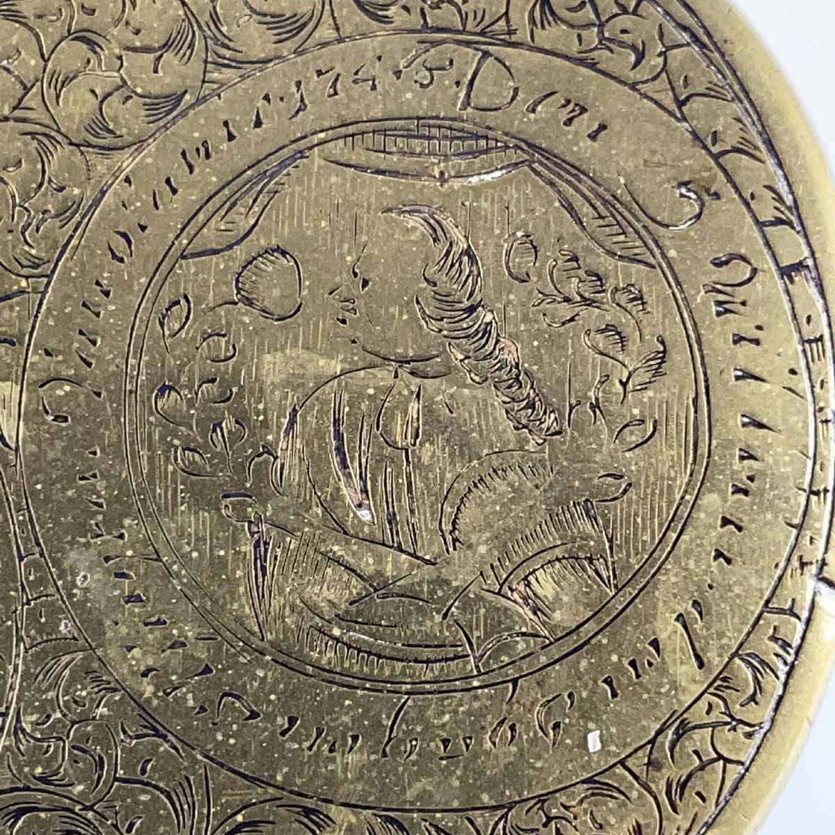 18th Century Dutch Brass Tobacco Box With Figures-photo-2